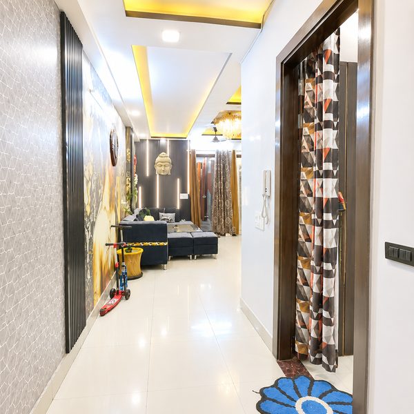 110 Gaj, 3 BHK Flat in Shani Bazar, Mohan Garden
